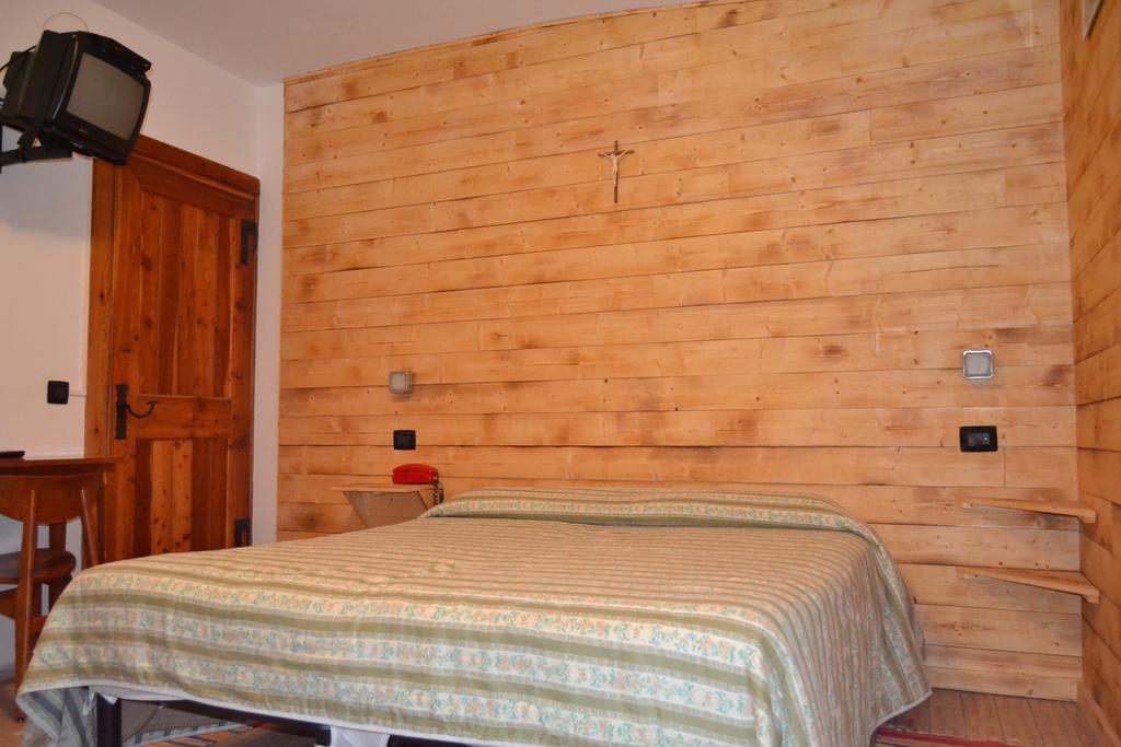 Albergo Cioccarelli Aprica Exterior photo