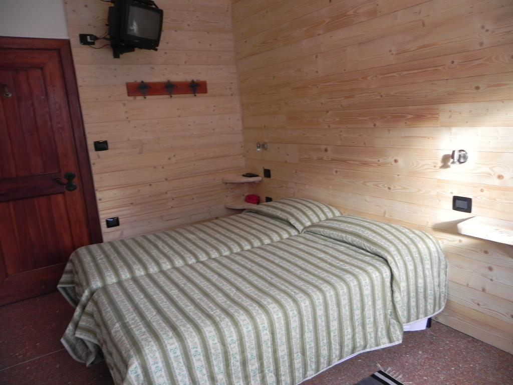 Albergo Cioccarelli Aprica Exterior photo