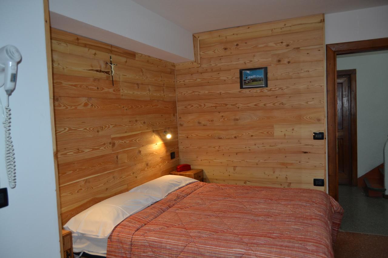 Albergo Cioccarelli Aprica Exterior photo