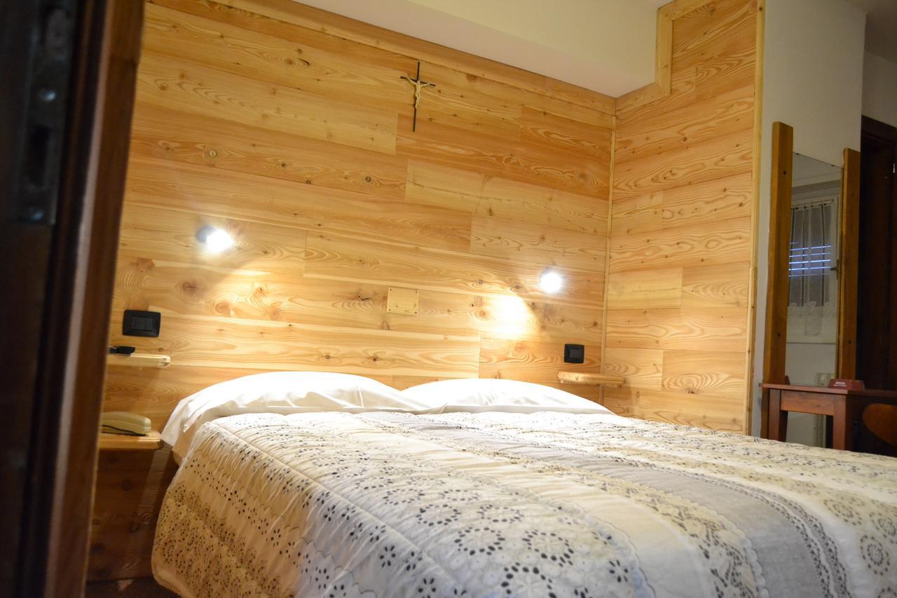 Albergo Cioccarelli Aprica Exterior photo