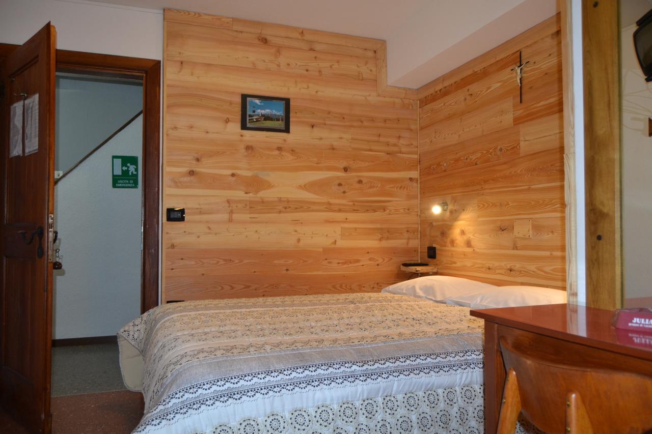Albergo Cioccarelli Aprica Exterior photo