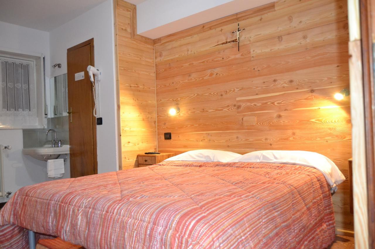 Albergo Cioccarelli Aprica Exterior photo